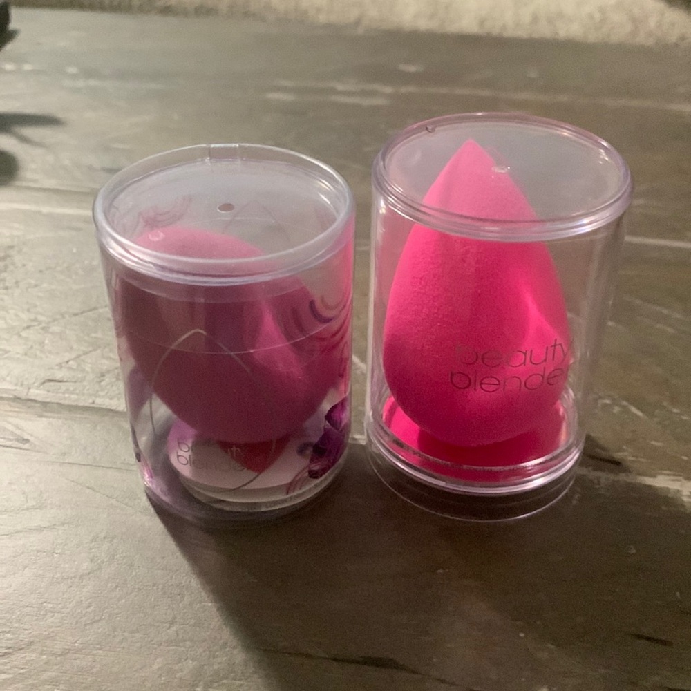 2 New never Used Beauty Blenders / one regular pink, one electric violet